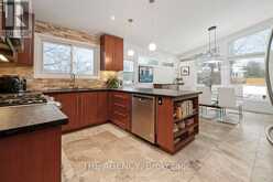 11 BAYHAMPTON COURT Toronto