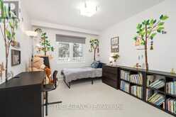 11 BAYHAMPTON COURT Toronto