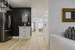 909 - 16 LAIDLAW STREET Toronto