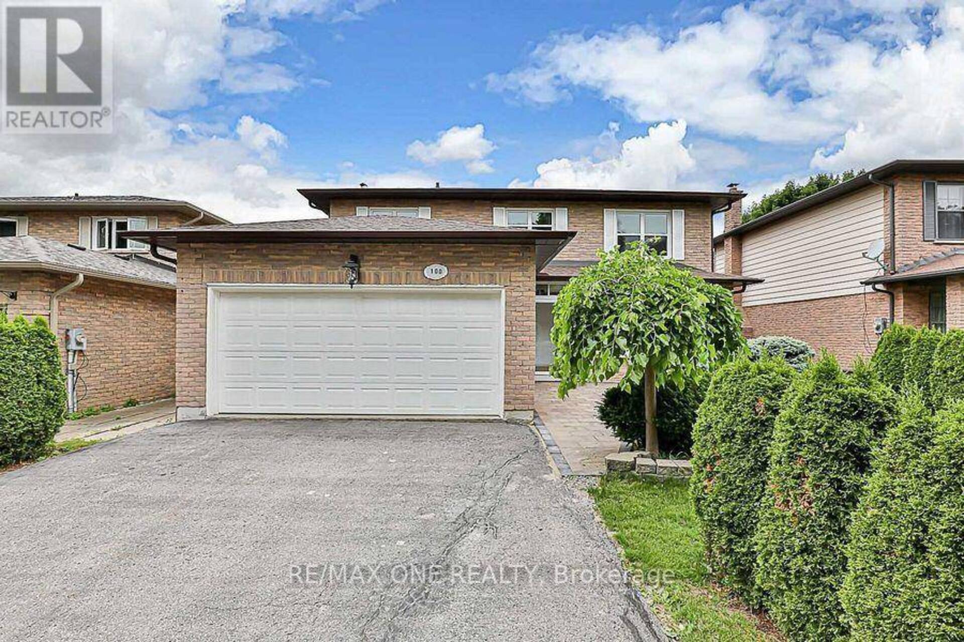 100 ROBINSON CRESCENT Whitby