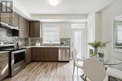 98 - 370D RED MAPLE ROAD Richmond Hill