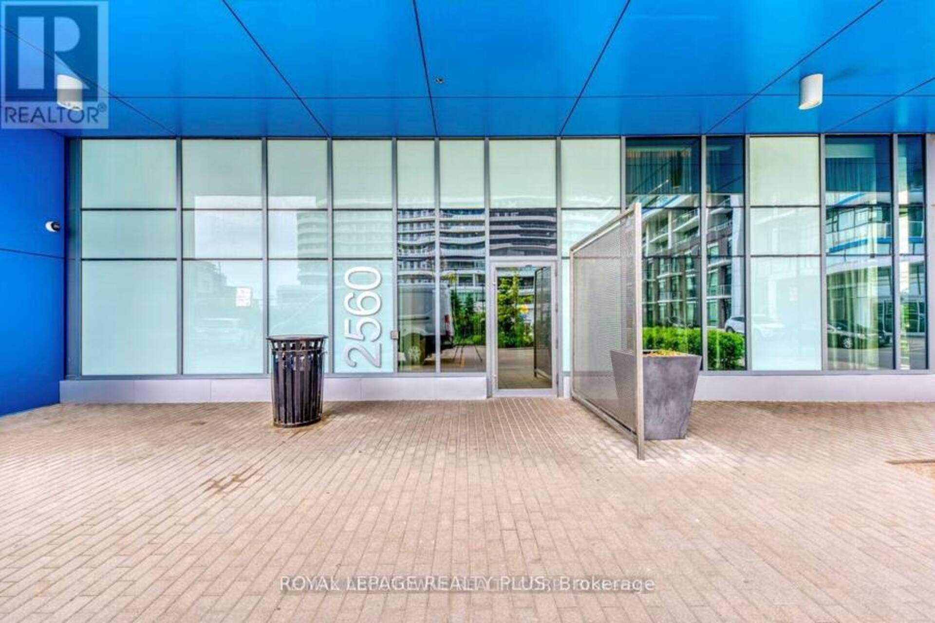 TH-105 - 2560 EGLINTON AVENUE W Mississauga