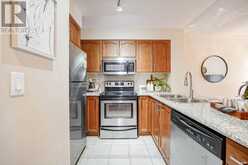 425 - 18 HARDING BOULEVARD Richmond Hill