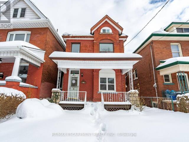 18 FAIRHOLT ROAD N Hamilton Ontario