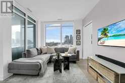 406 - 27 BATHURST STREET Toronto