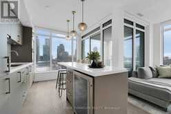 406 - 27 BATHURST STREET Toronto