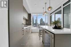 406 - 27 BATHURST STREET Toronto