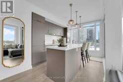 406 - 27 BATHURST STREET Toronto