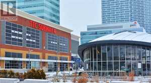 PH10 - 898 PORTAGE PARKWAY Vaughan