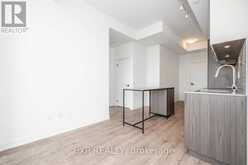 517 - 220 MISSINNIHE WAY Mississauga