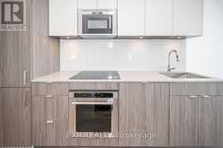 517 - 220 MISSINNIHE WAY Mississauga