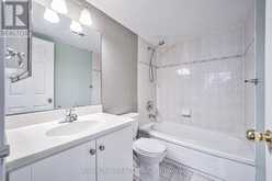 710 - 256 DORIS AVENUE Toronto