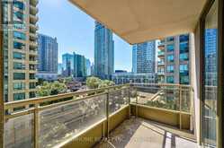 710 - 256 DORIS AVENUE Toronto