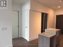 304 - 6 GREENBRIAR ROAD Toronto