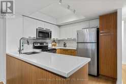 618 - 11 ST JOSEPH STREET Toronto