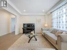 4 GOLDENEYE DRIVE East Gwillimbury