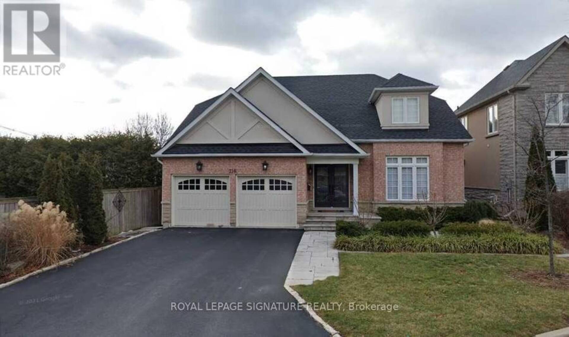 216 CARLINI COURT Oakville