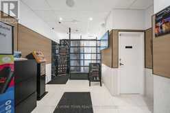 842 DUNDAS STREET W Toronto