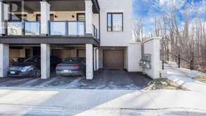 22 - 40 KNOTSBERRY CIRCLE Brampton