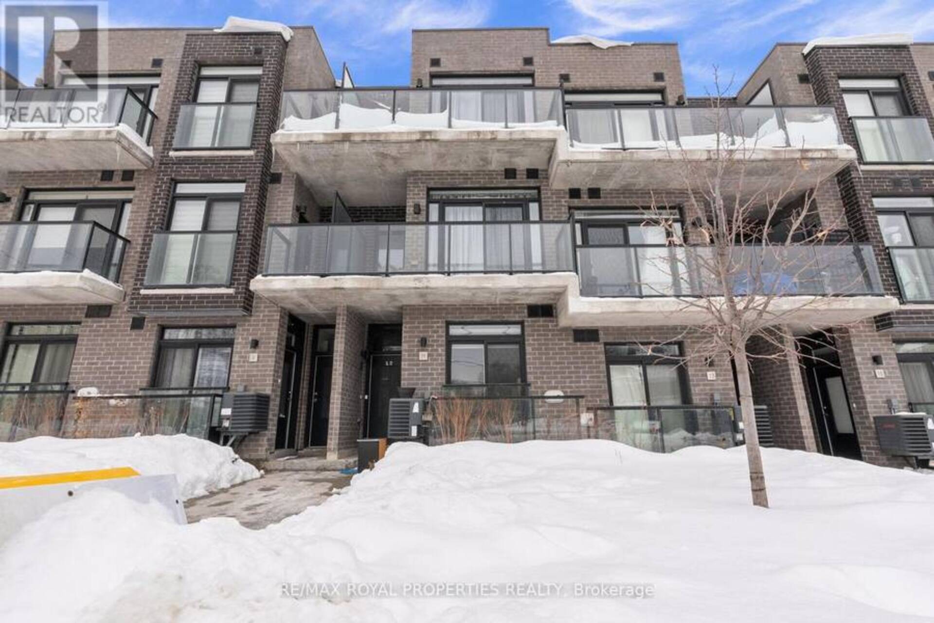 11 - 264 FINCH AVENUE E Toronto