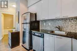 805 - 15 BRUYERES MEWS Toronto