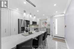 121 - 95 LEEWARD GLENWAY Toronto