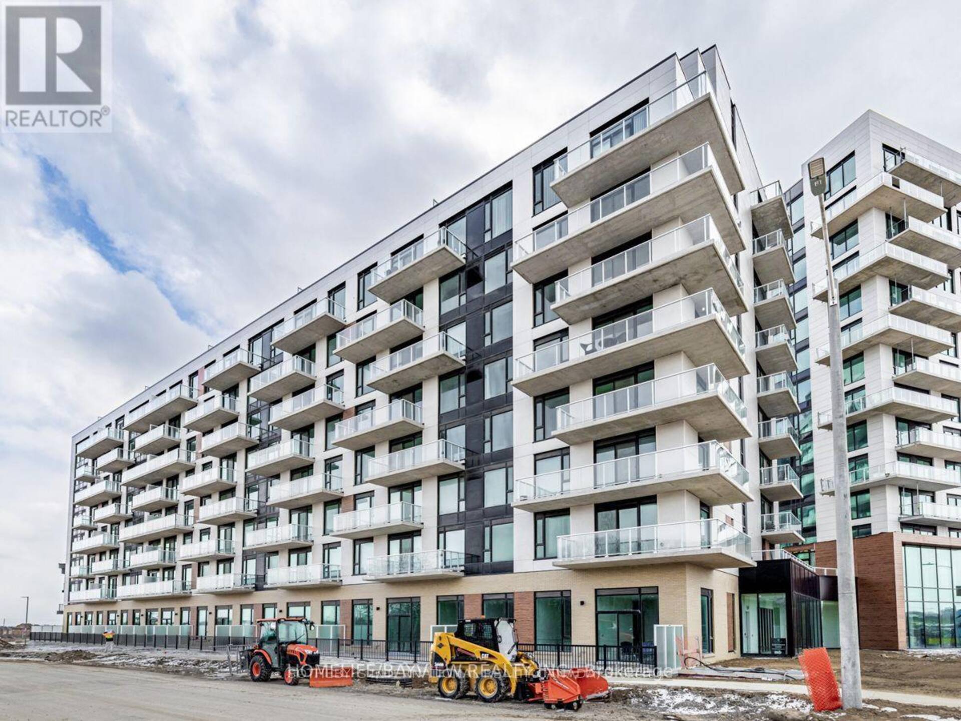 807 - 6 DAVID EYER ROAD Richmond Hill