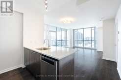 702 - 66 FOREST MANOR ROAD Toronto