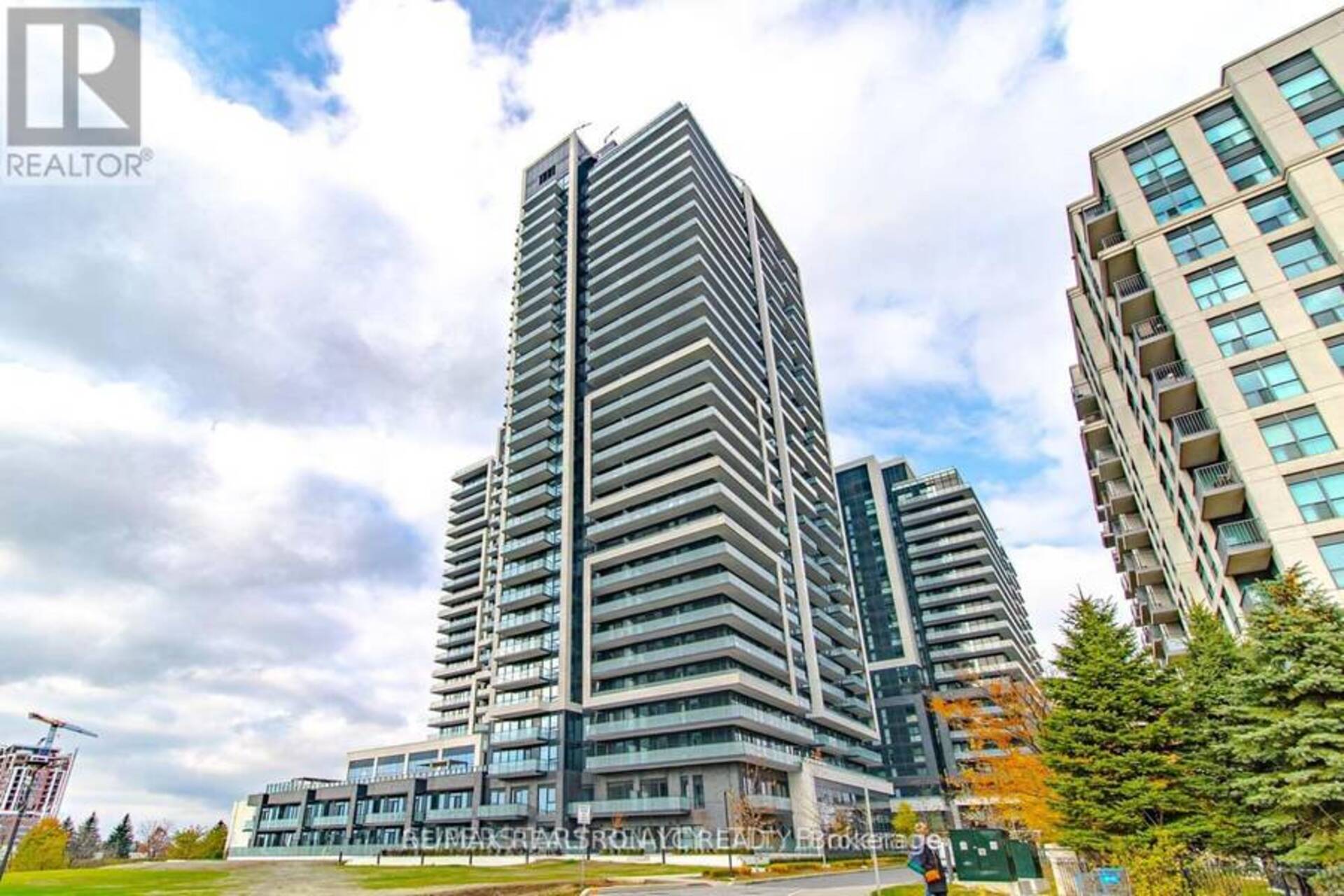 711 - 105 ONEIDA CRESCENT Richmond Hill