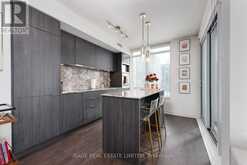 1004 - 27 BATHURST STREET Toronto