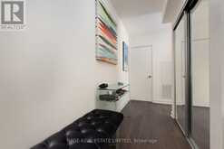 1004 - 27 BATHURST STREET Toronto