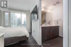 1004 - 27 BATHURST STREET Toronto