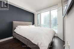 1004 - 27 BATHURST STREET Toronto