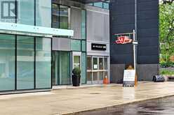 910 - 17 DUNDONALD STREET Toronto