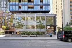 910 - 17 DUNDONALD STREET Toronto