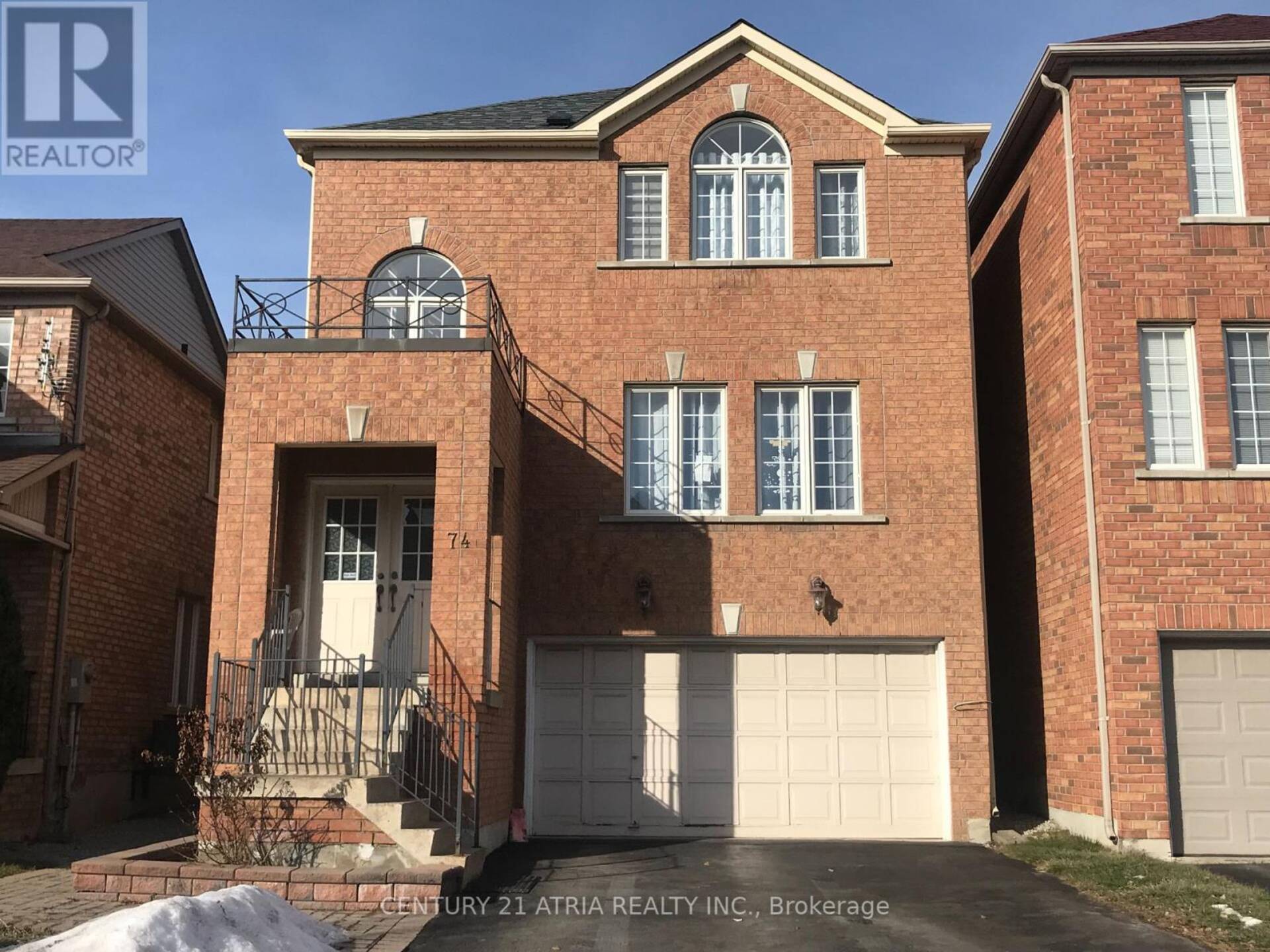 74 SASSAFRAS CIRCLE Vaughan