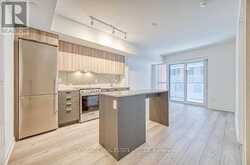 323 - 8 TIPPETT ROAD Toronto