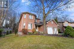 34 HOLLIS CRESCENT East Gwillimbury