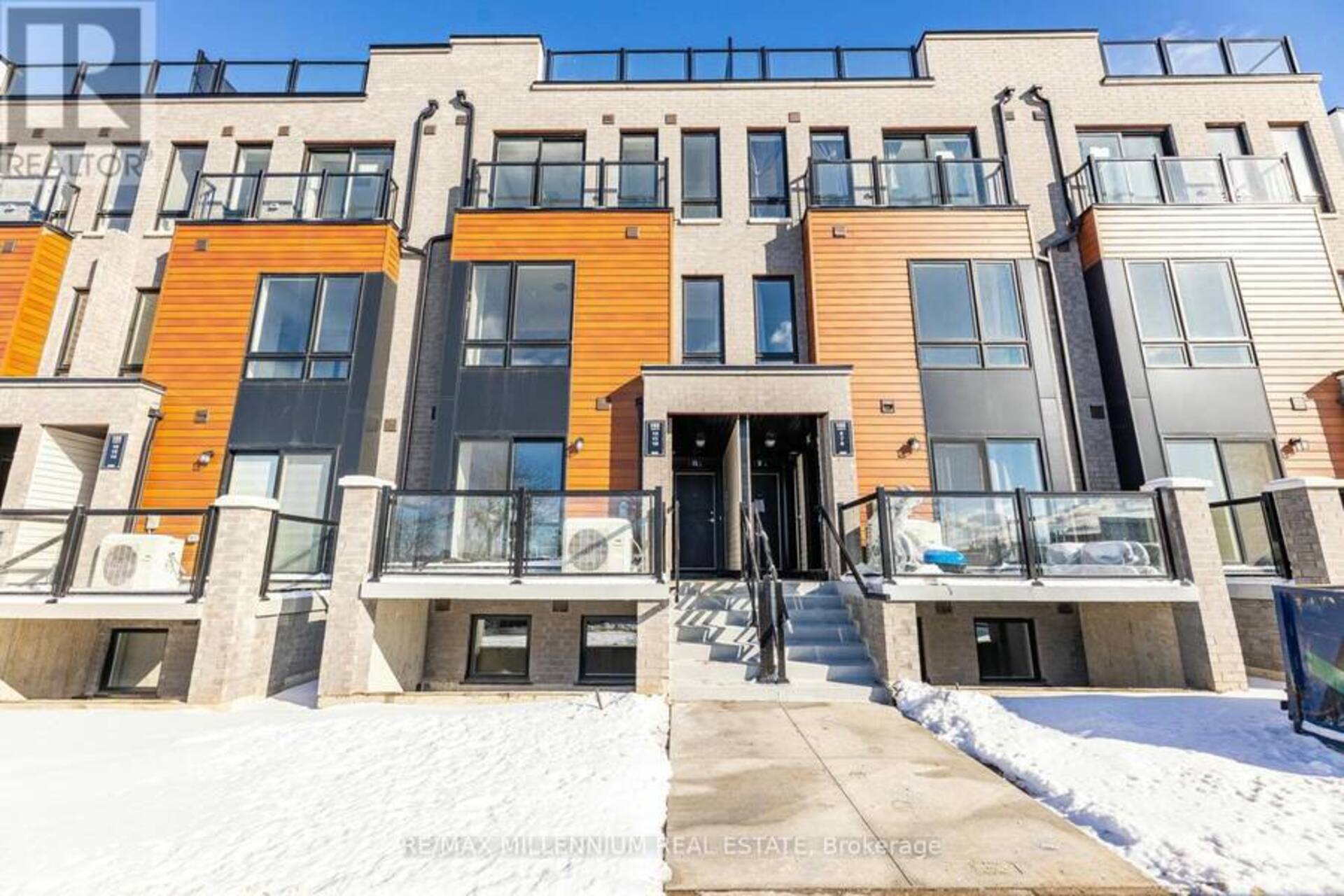 11 - 165 TAPSCOTT ROAD Toronto