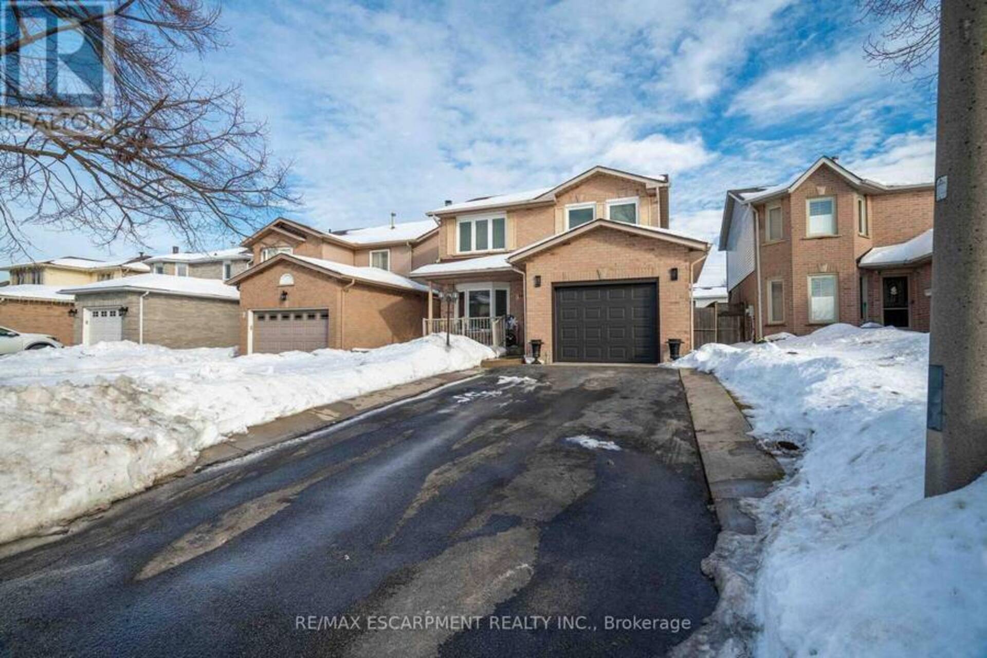 9 BEACHGROVE CRESCENT Hamilton