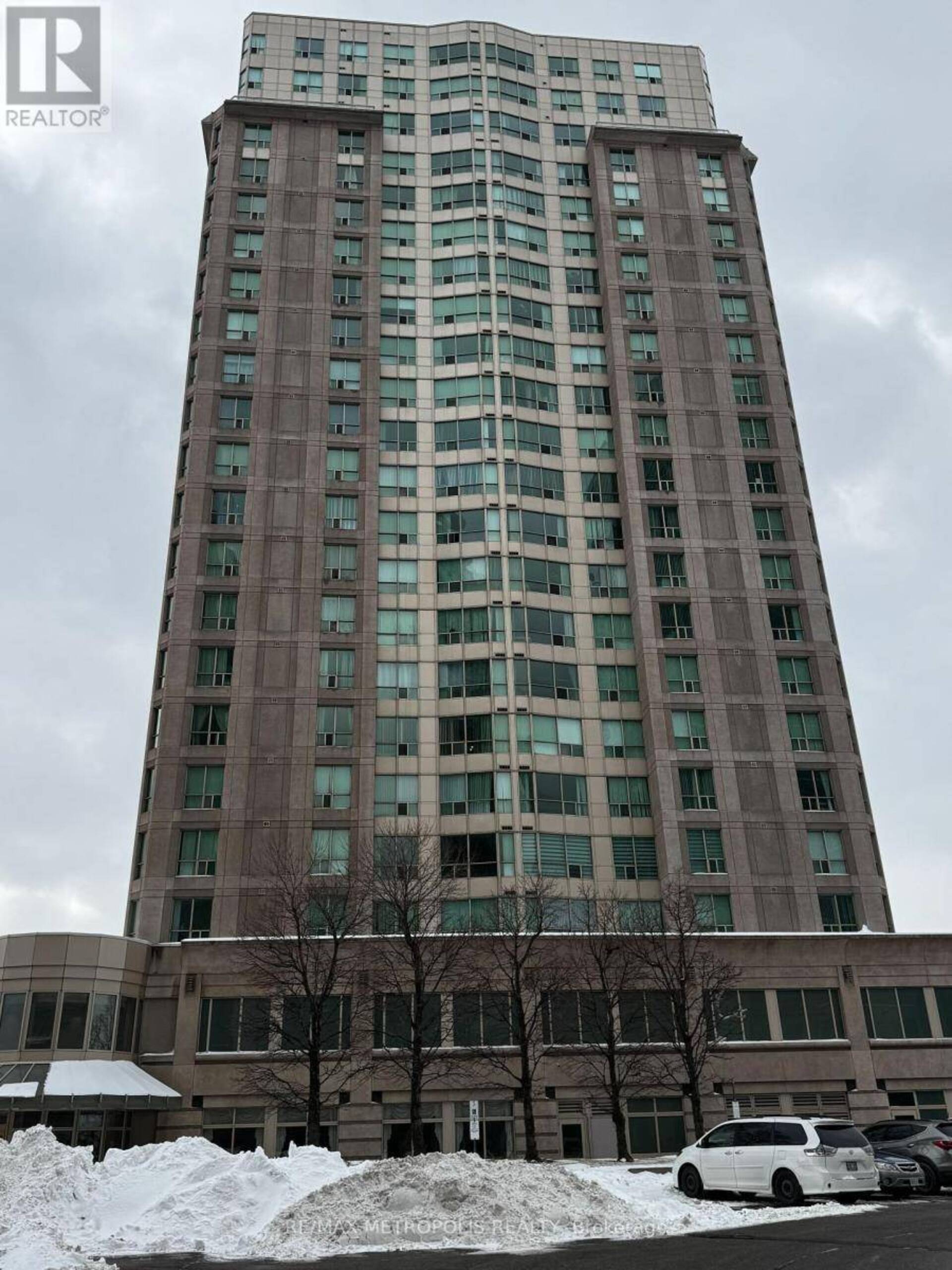 1613 - 18 LEE CENTRE DRIVE Toronto