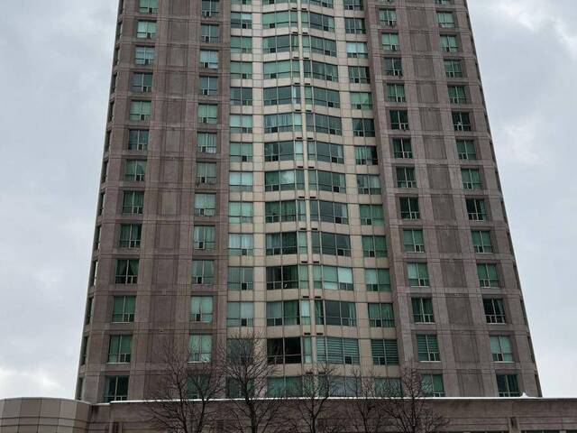 1613 - 18 LEE CENTRE DRIVE Toronto Ontario