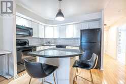 636 - 250 WELLINGTON STREET W Toronto