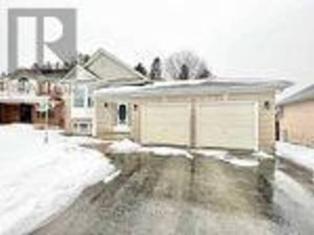 8 COUNTRY LANE Barrie Ontario