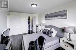 302 - 10 EDGECLIFF GFWY Toronto