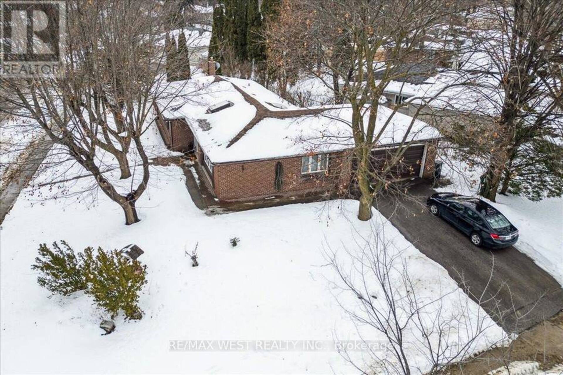 52 BROADFIELD DRIVE Toronto