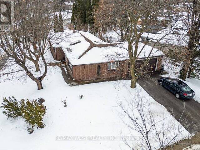 52 BROADFIELD DRIVE Toronto Ontario