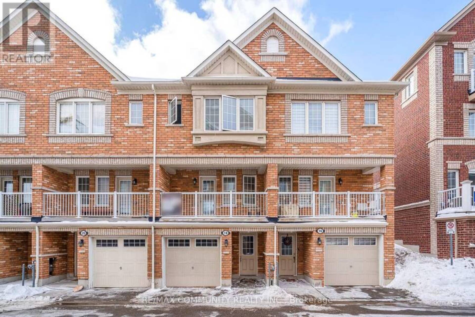 18 COOPERAGE LANE Ajax