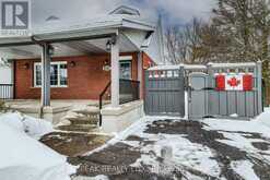 1090 BLEAMS ROAD E Wilmot