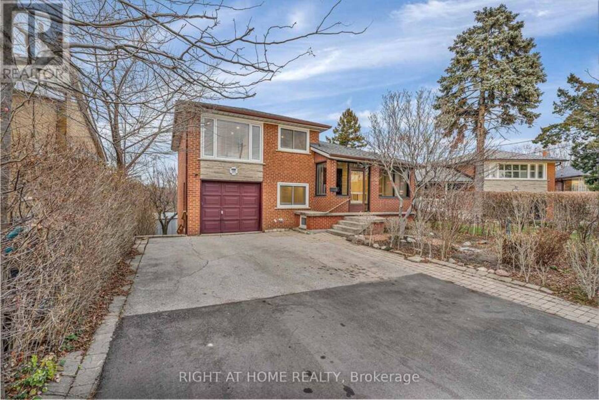 35 TROUTBROOKE DRIVE Toronto